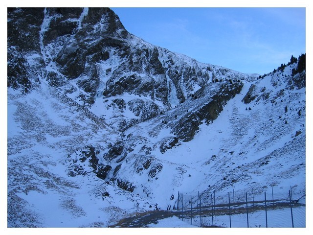 Vue sur les cascades depuis le parking de Bielsa