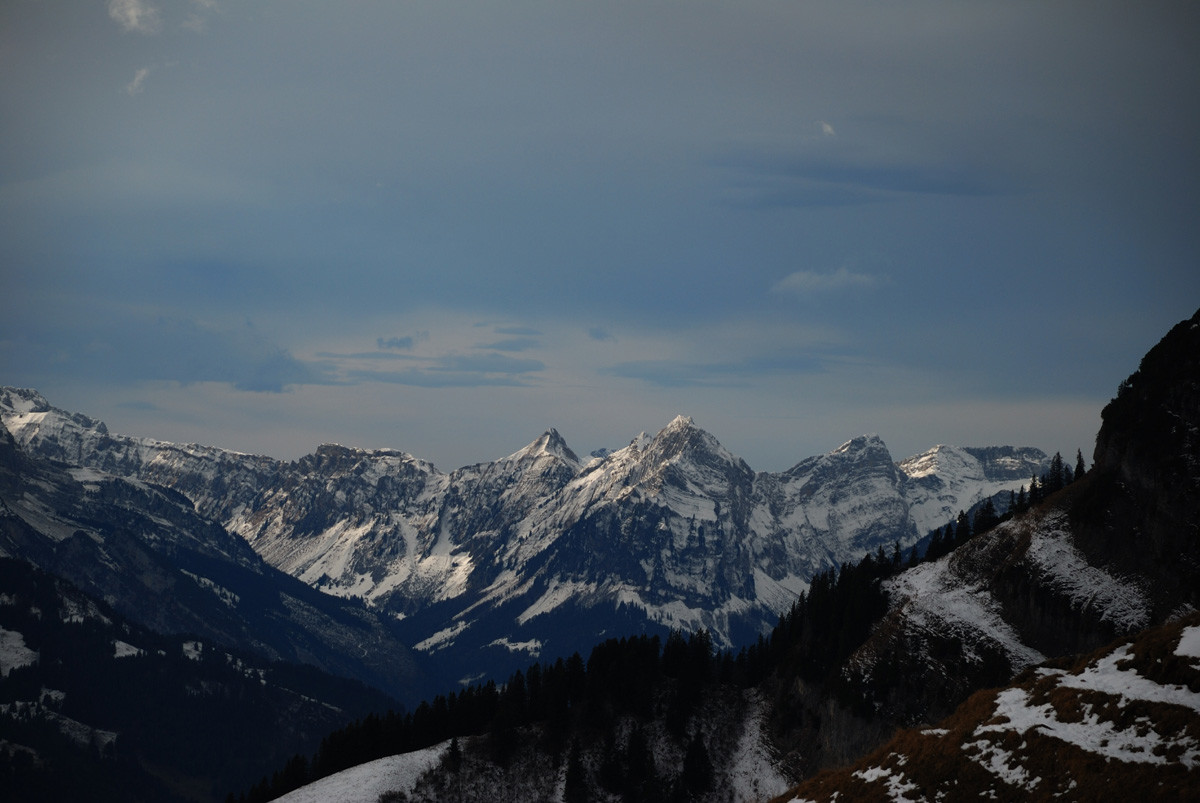 Préalpes de St Gall vues du balcon des Churfirsten