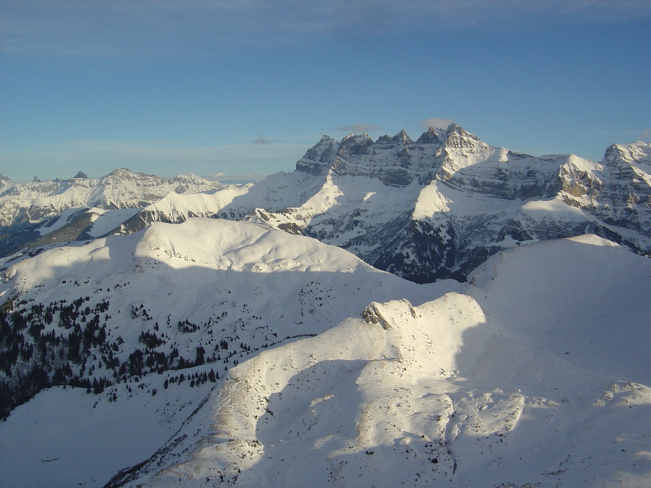 Les Dents du Midi au soleil de 16h