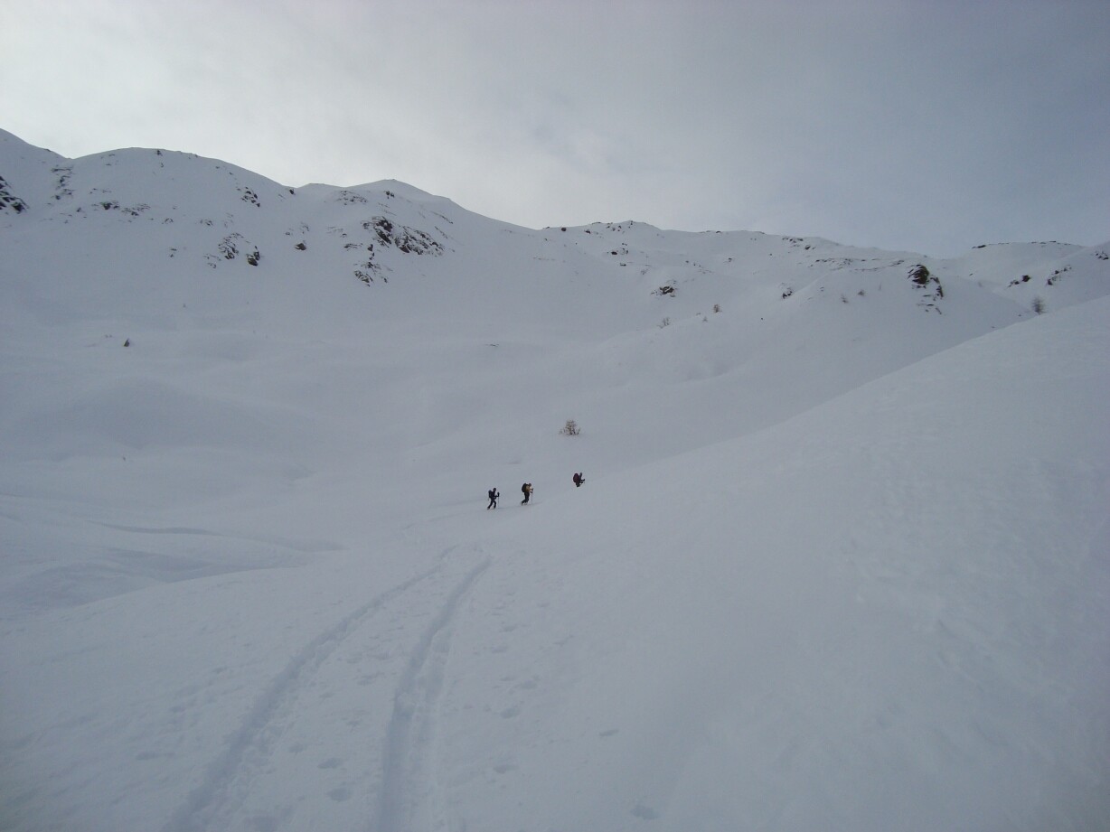 Salendo al Piz Chavalatsch; nell'anfiteatro a ca. 2000 m di quota