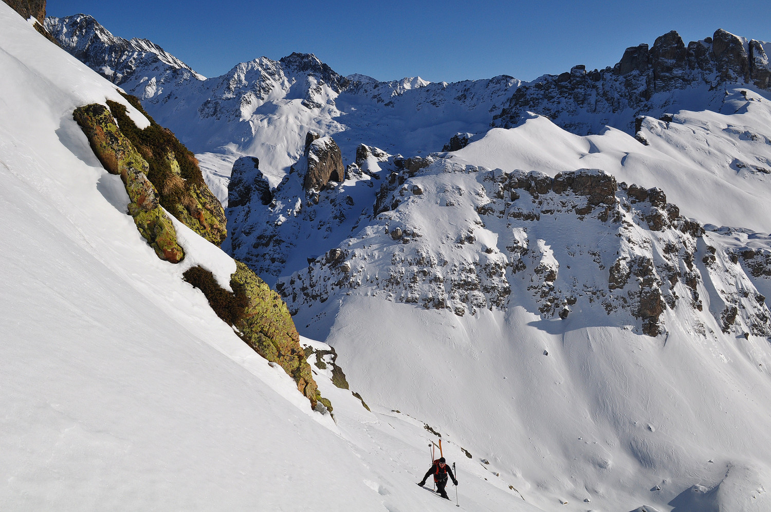 Thomas dans la première traversée au-dessus du col de la Cicle