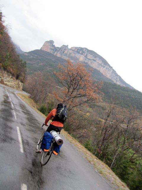 Dans la remontée au col de Menée