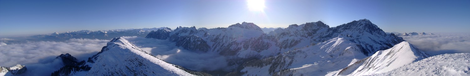 Pic Boré: tour d'horizon depuis le sommet (tout à gauche au fond Le Moléson, à droite la Dent d'Oche)