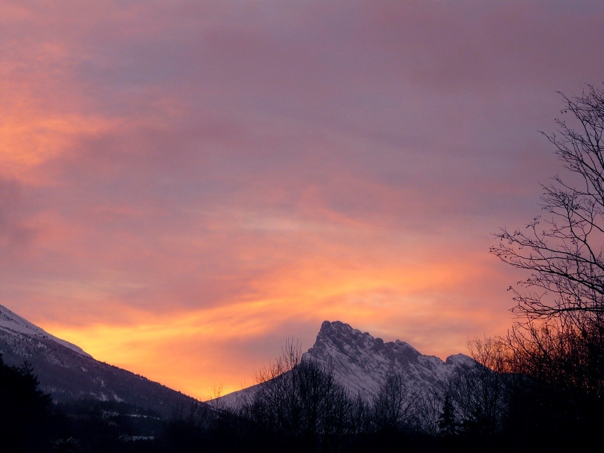 First colours at the sunrise on the Ponsin peak