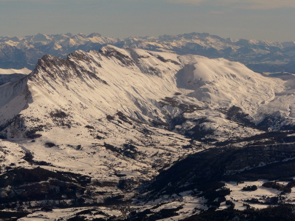 Ridges of Ponsin peak