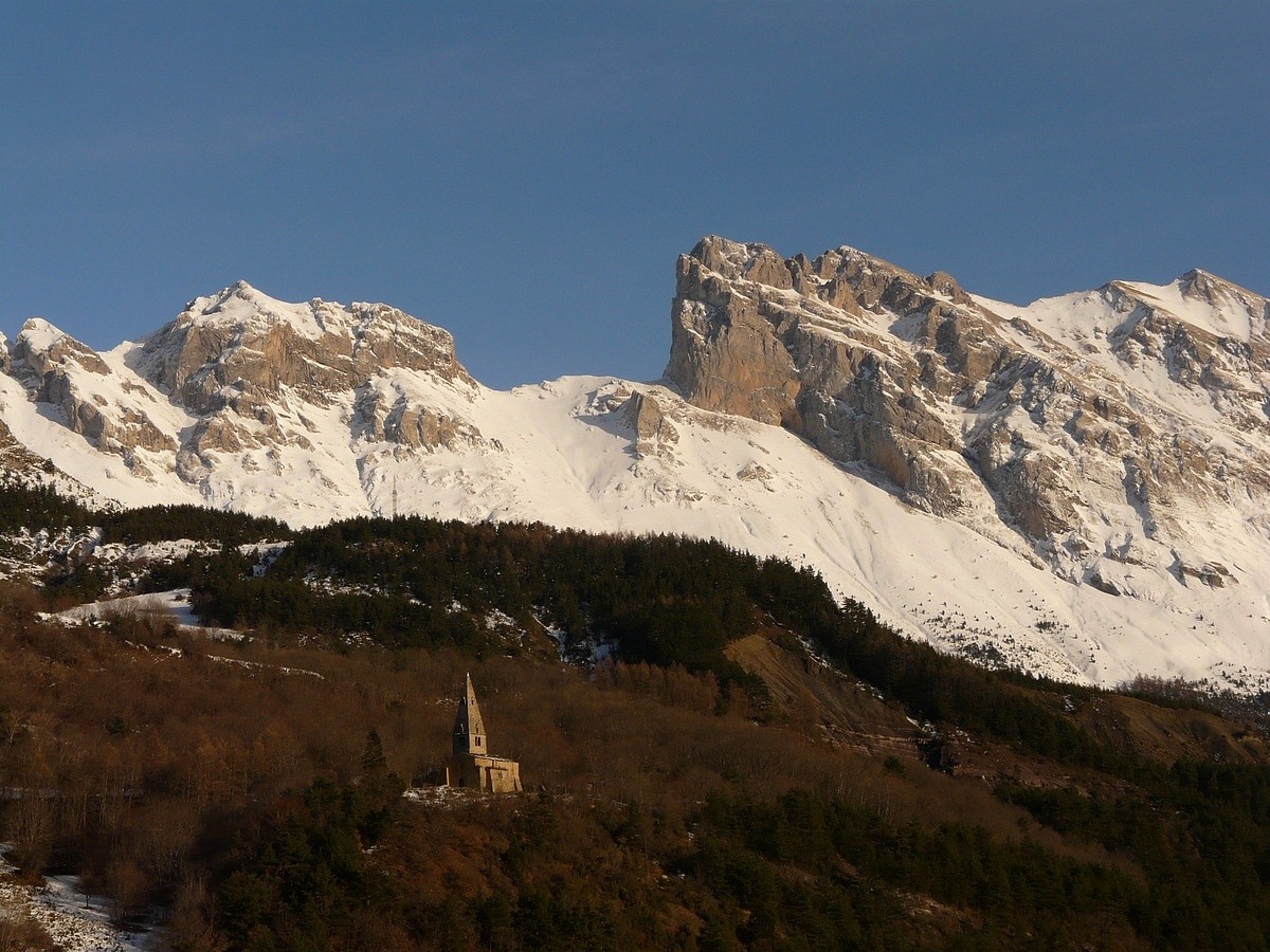 Church in front of Faraud mountain gap