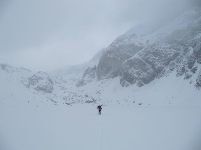 L'itinéraire le plus sécurisant reste de passer sur le lac, mais seulement par période de grand froid !