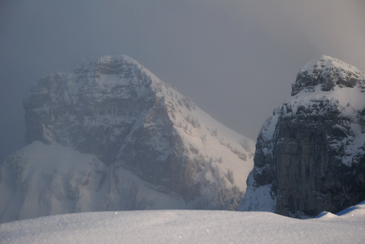 Du sommet de Sous-Dine, vue vers Roche Parnal