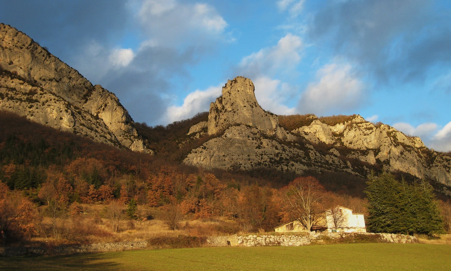 Roche Colombe et La Poupoune, au-dessus des Blaches