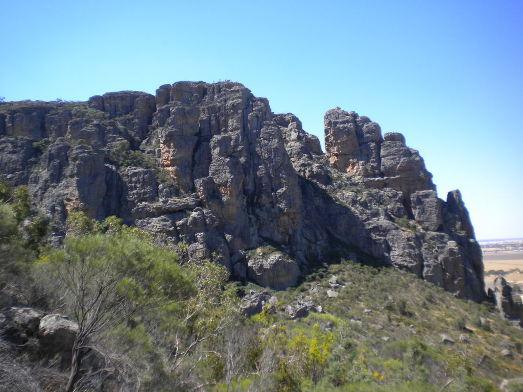 Secteurs Fang Butress, The bluff