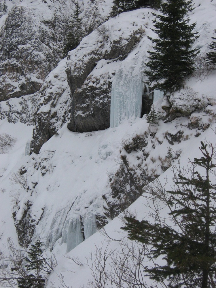 Cascades des chalets de Tavaneuse, depuis le chemin