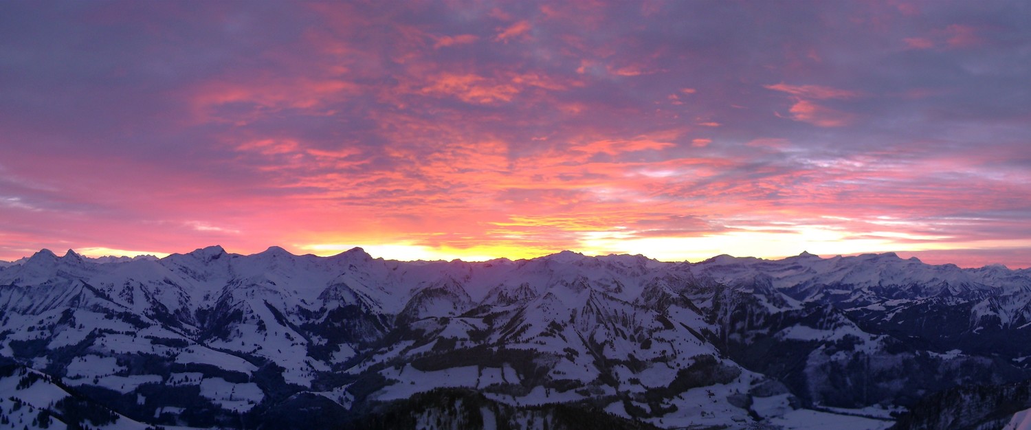 L'aube depuis le sommet du Moléson