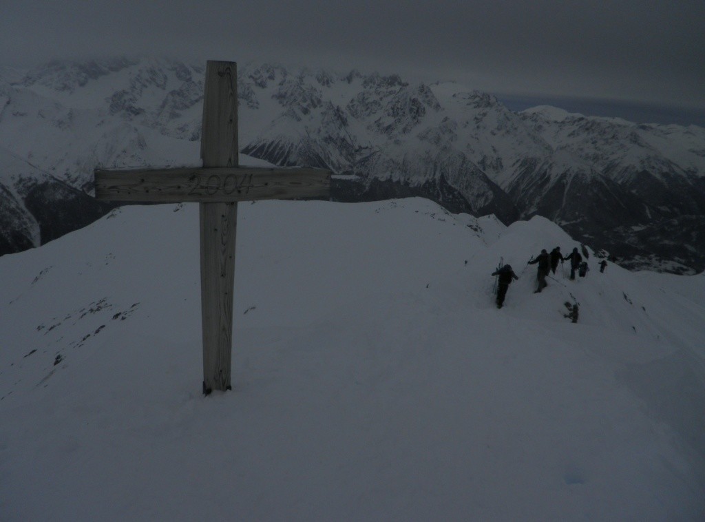 Vue depuis le sommet sur la vallée du Gd. St-Bernard