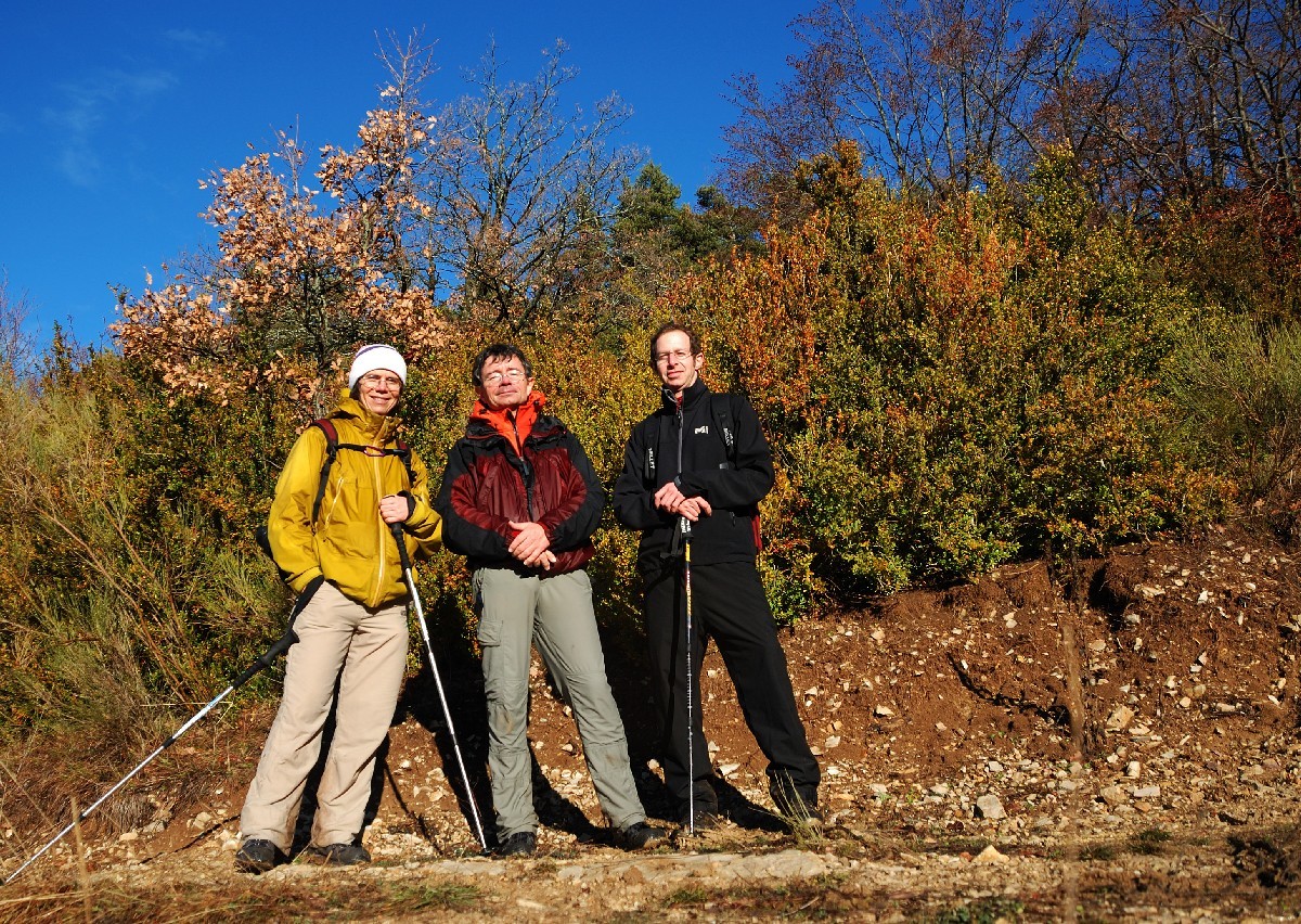 Les 3 promeneurs trempés, le sourire est parfois un peu crispé...