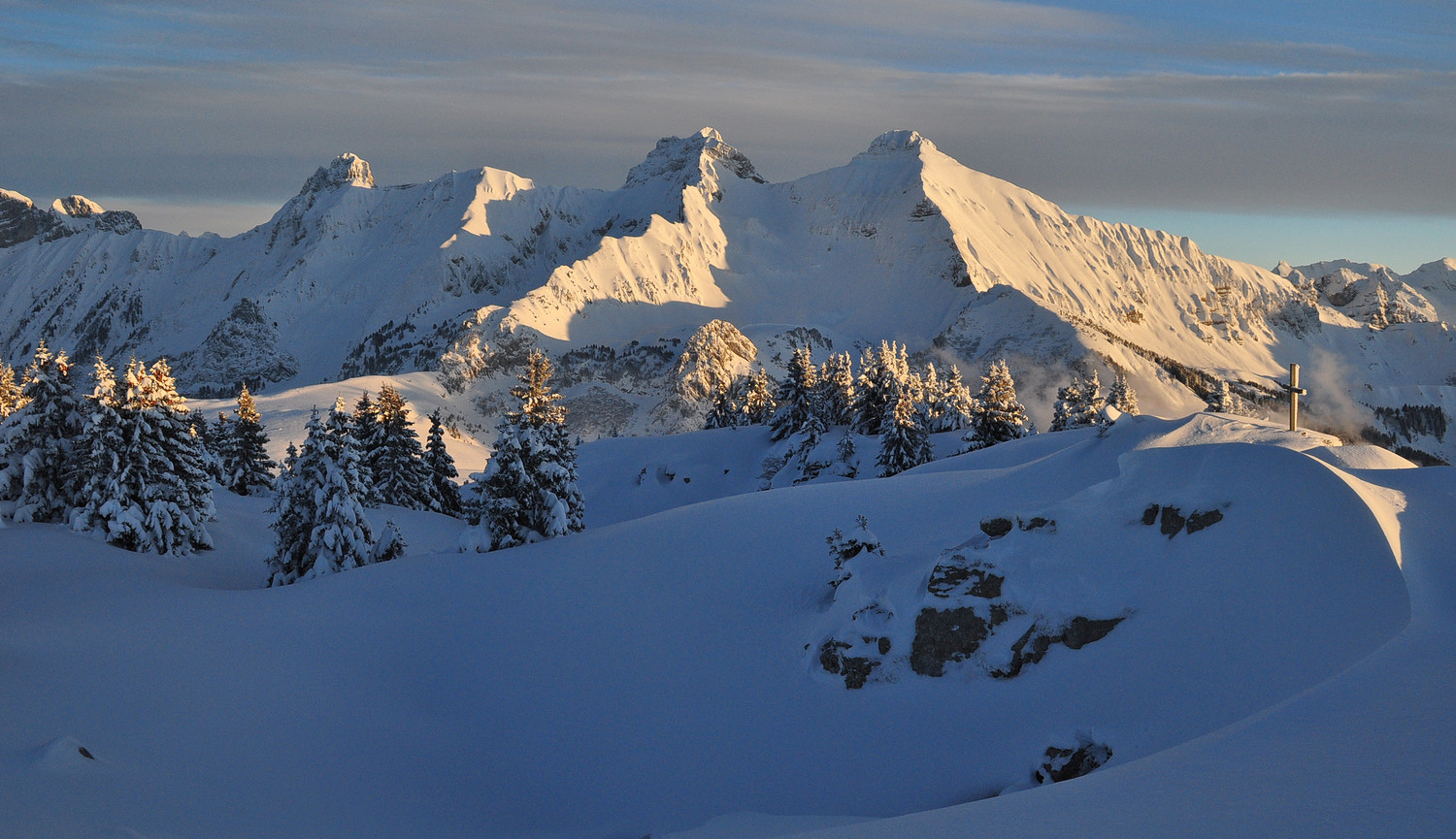 Jallouvre et Pointe Blanche au soleil couchant