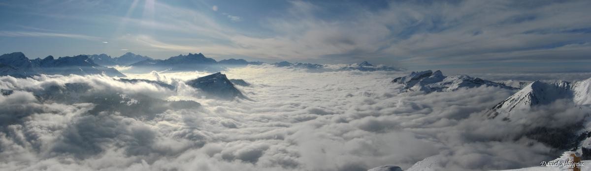 Vue panoramique sur les Alpes depuis le Pic Chaussy
