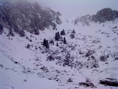 La vue en se dirigeant vers le couloir, apres la cabane. La vue en se dirigeant vers le couloir, apres la cabane.