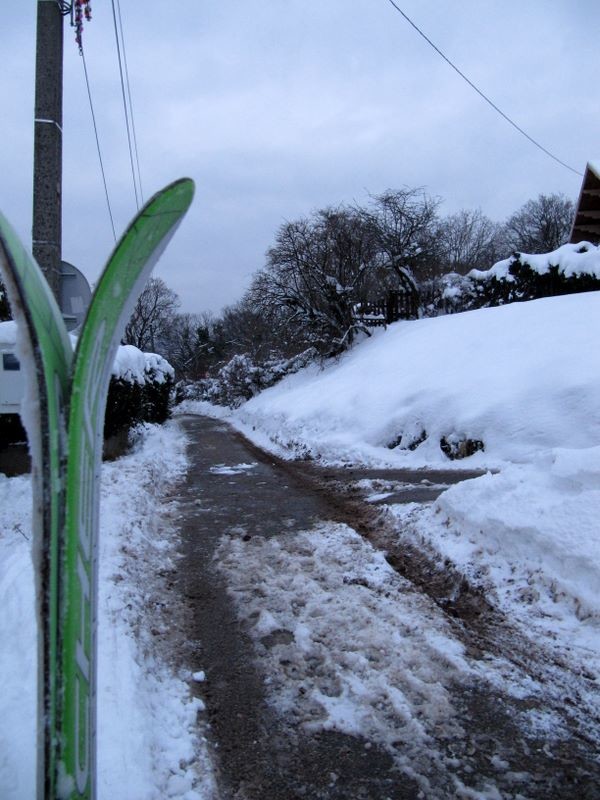 Elle s'interrompt au hameau des Vouillants, je crois devoir déchausser...