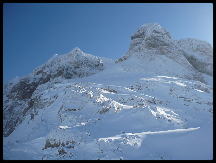Depuis le col, les Dents Blanches Occidentales et le chemin pour y monter