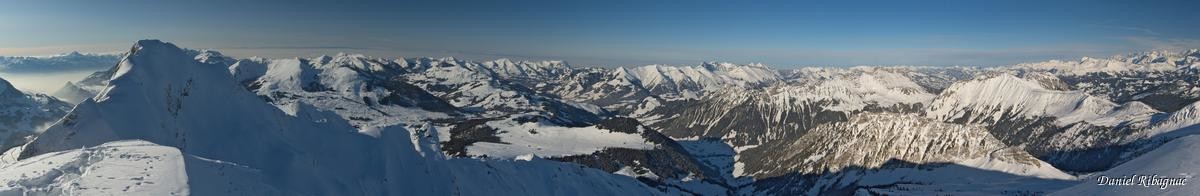 Vue panoramique depuis La Para sur Le Tarent et les préalpes