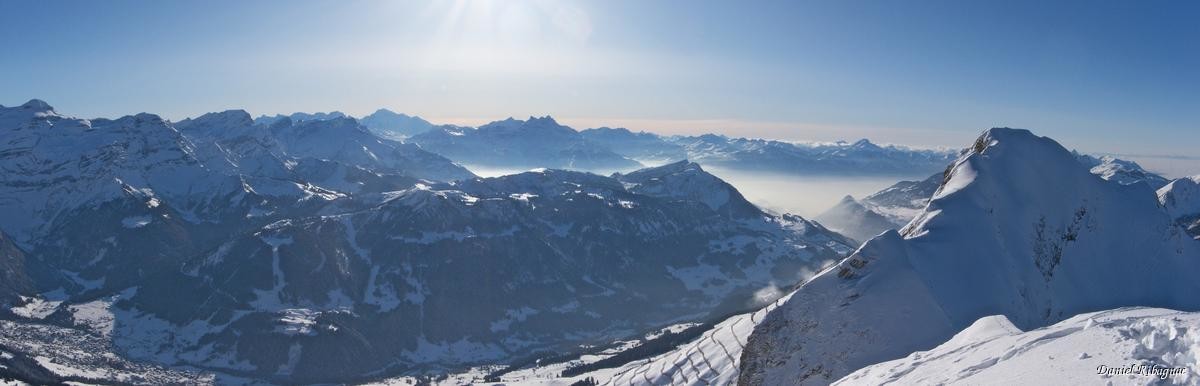 Vue panoramique depuis La Para sur le Mont-Blanc, les Dents du Midi, ...