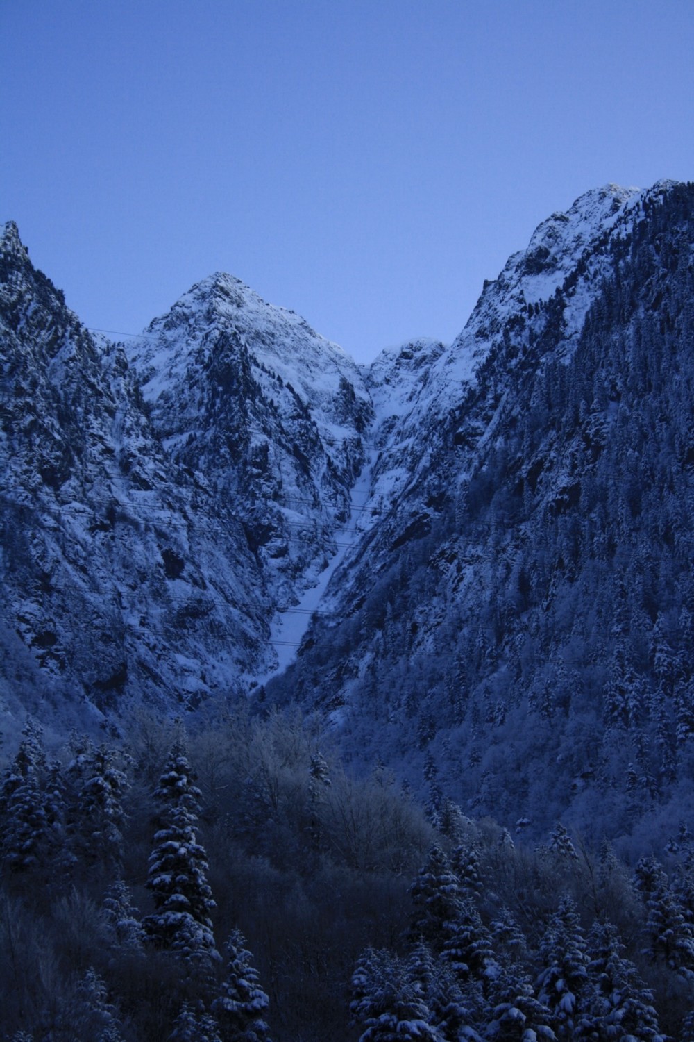 Le couloir de l'Infernet vu du Pont de la Vena