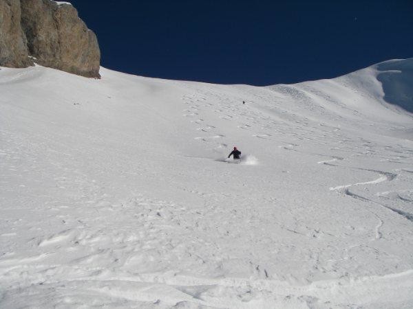 bonne poudre sur le haut de la face