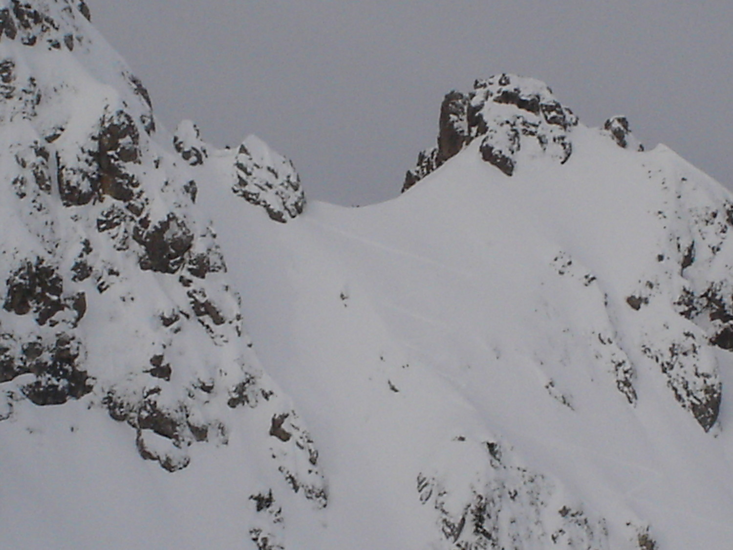 2 personnes s'attaquant au couloir de petetoz
