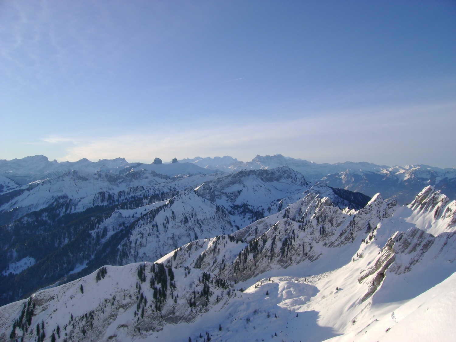 Vue sur les Tours d'Aï et Mayen, les Dents du Midi