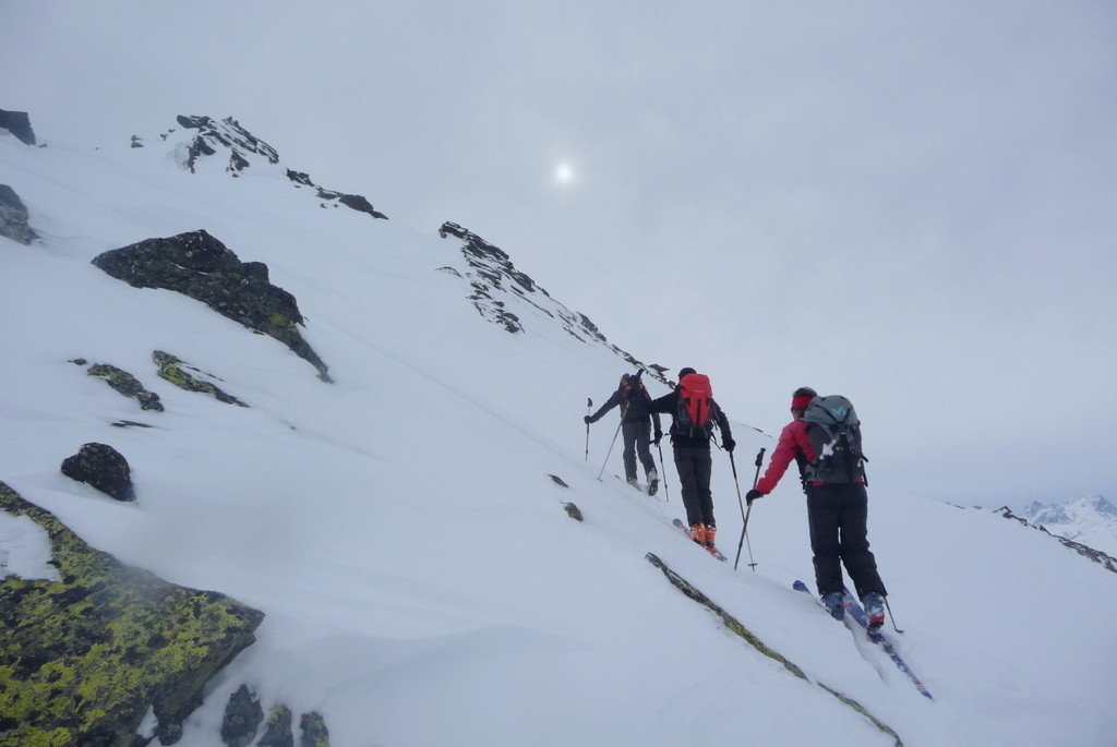 Montée du col au sommet par la croupe