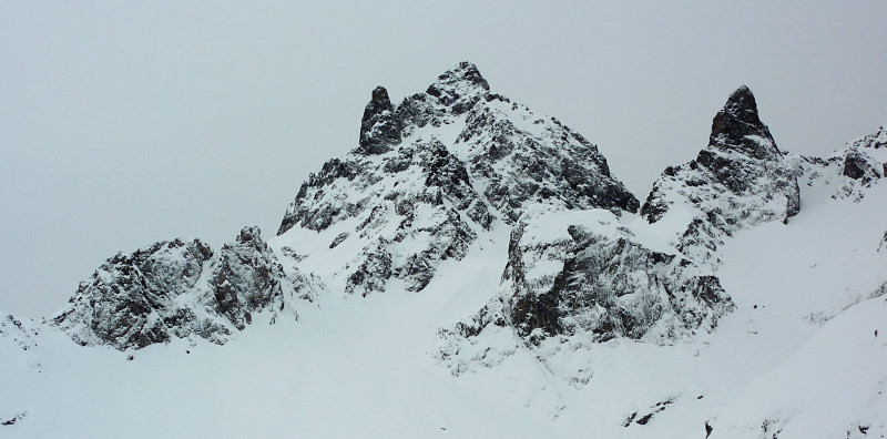 Grand Pic de Belledonne et moraine de la Balmette