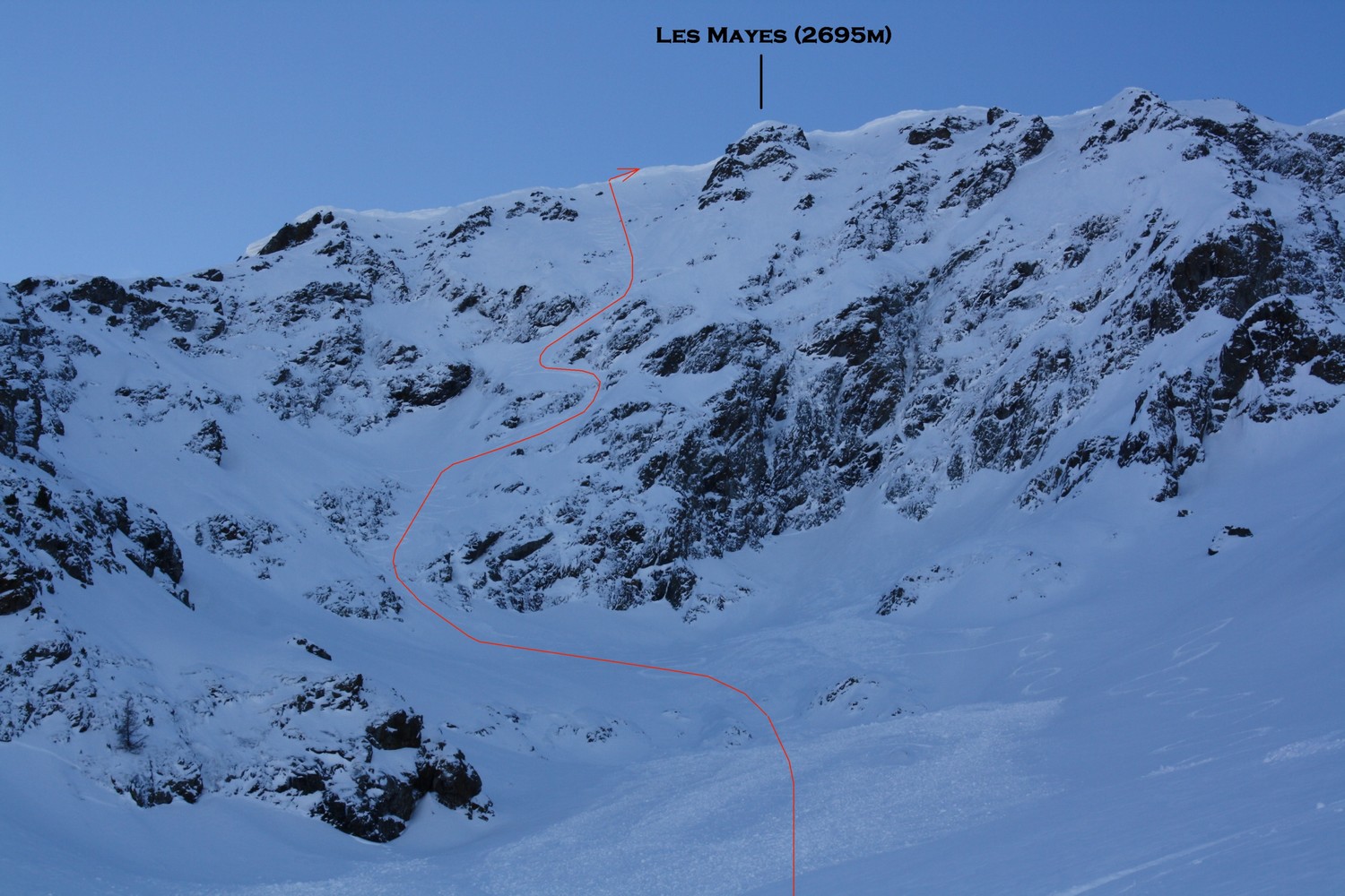 La face NE des Mayes et le parcours suivi