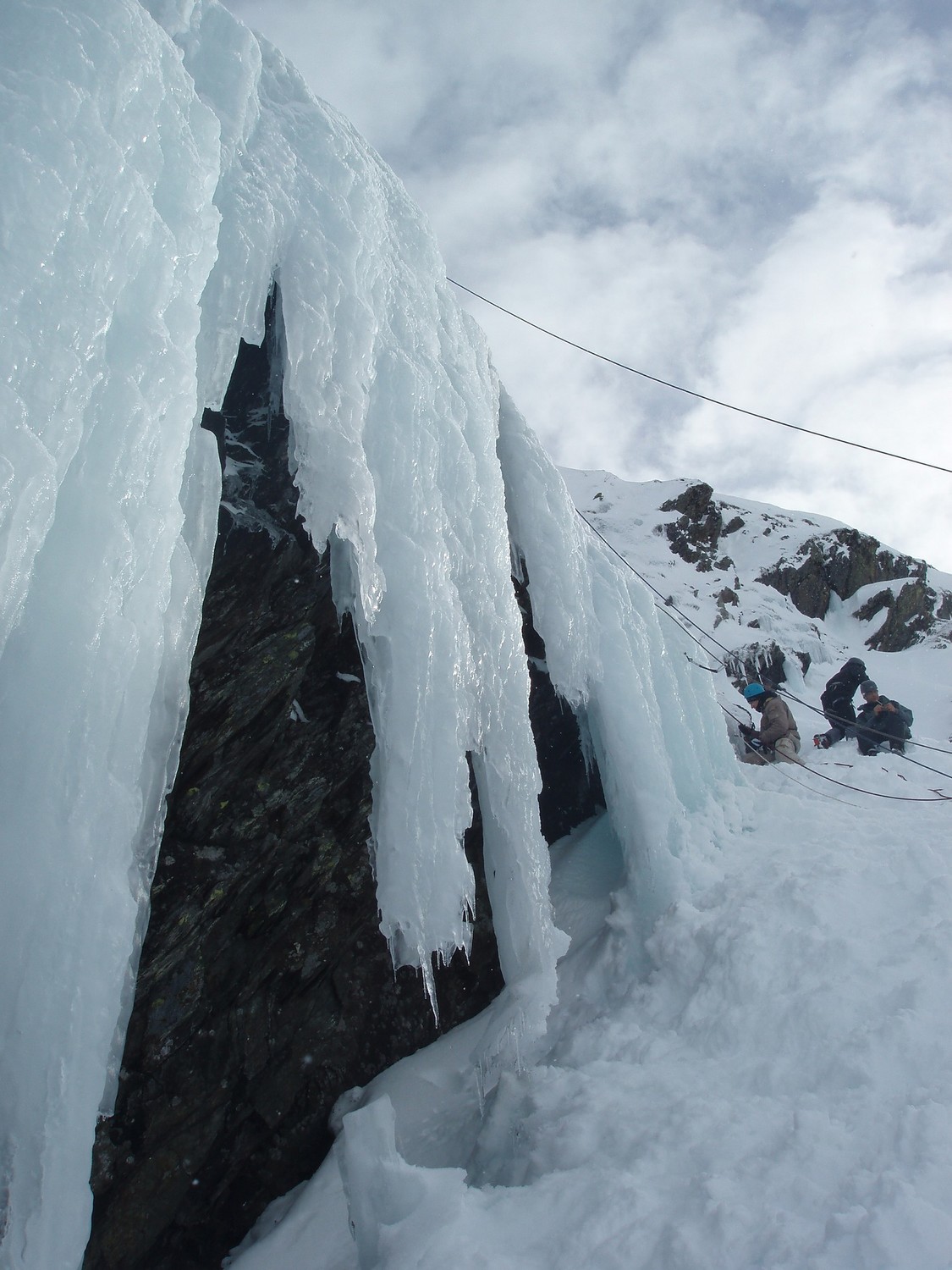 La Petite Stalactite de droite : cascade du ressaut du bas à Bielsa Nord