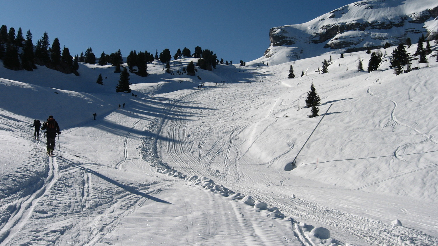 montée le long de la piste