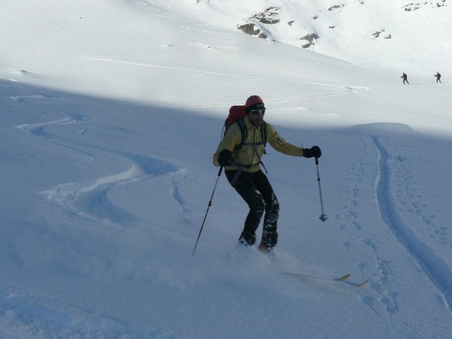 claudio in azione scendendo dal Piz Sarsuret