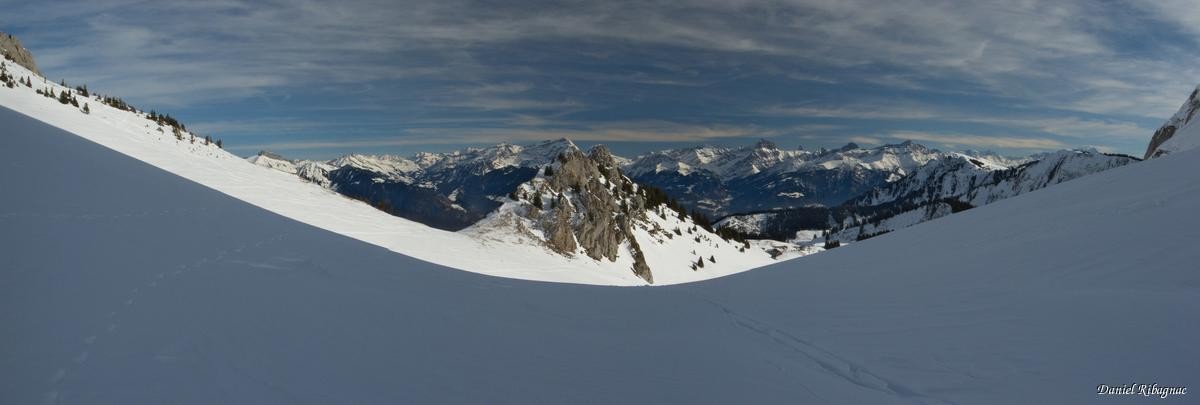 Col de Sevan sous le Linleu, vue sur les Alpes vaudoises
