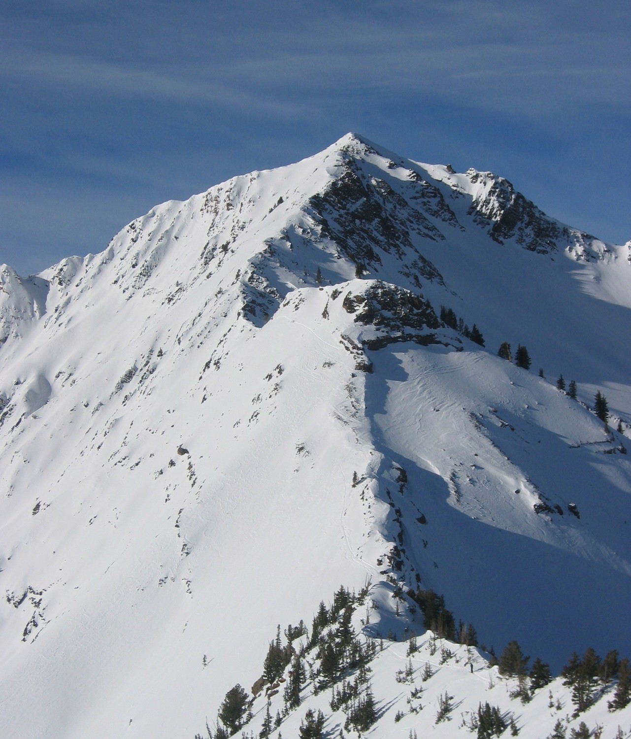 La cresta fino alla cima del Superior