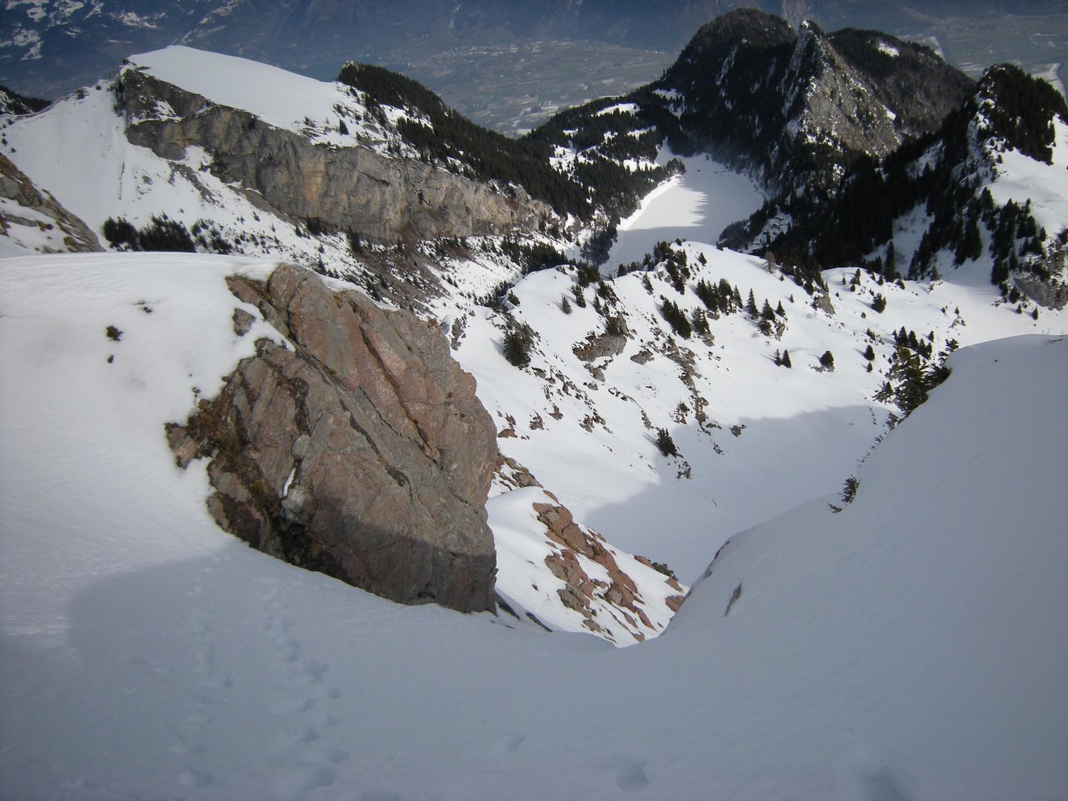 Chambairy couloir E. Le contournement du bas se fait par la gauche