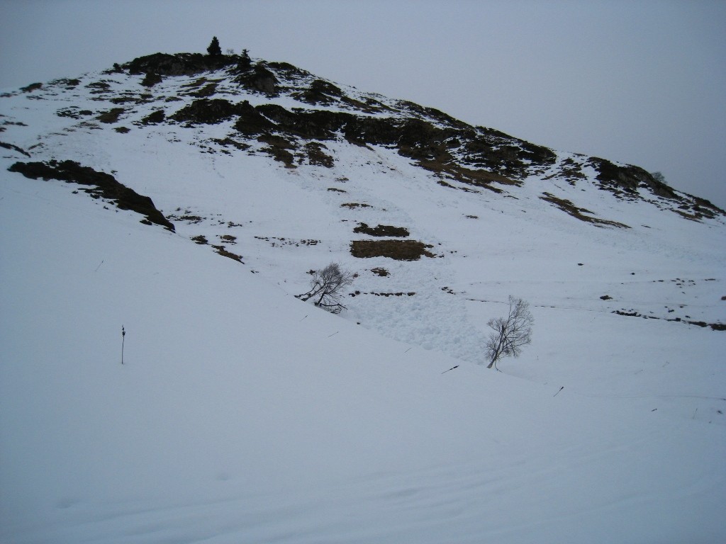 Trace de traversée sous une pente peu fréquentable