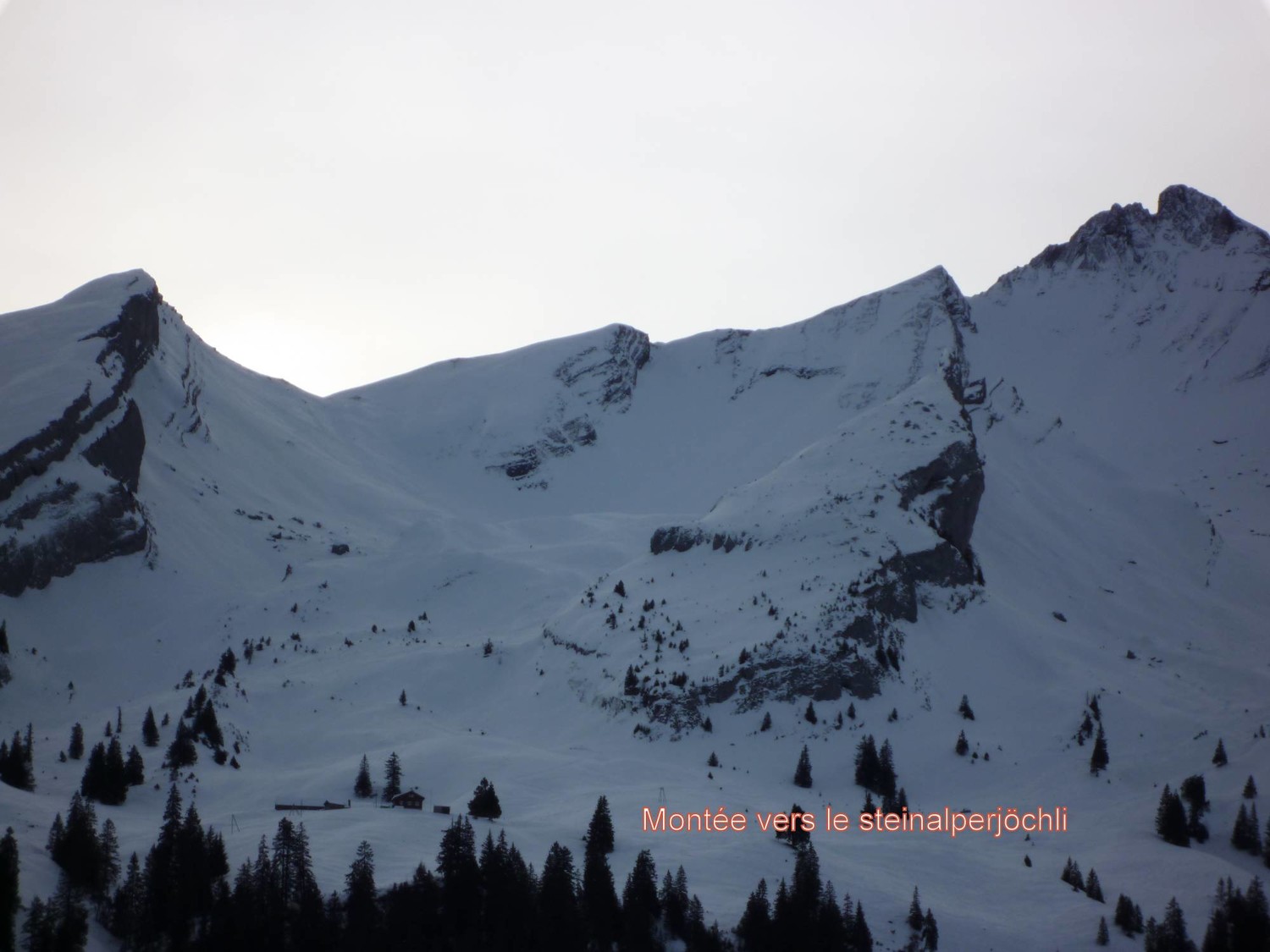 Montée vers Steinalperjöchli BRISEN