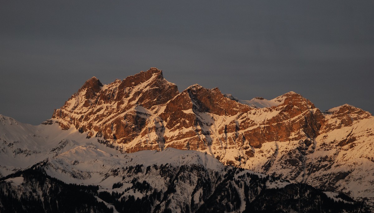 Brunnistock (2950m) vu de Haldi (Uri)