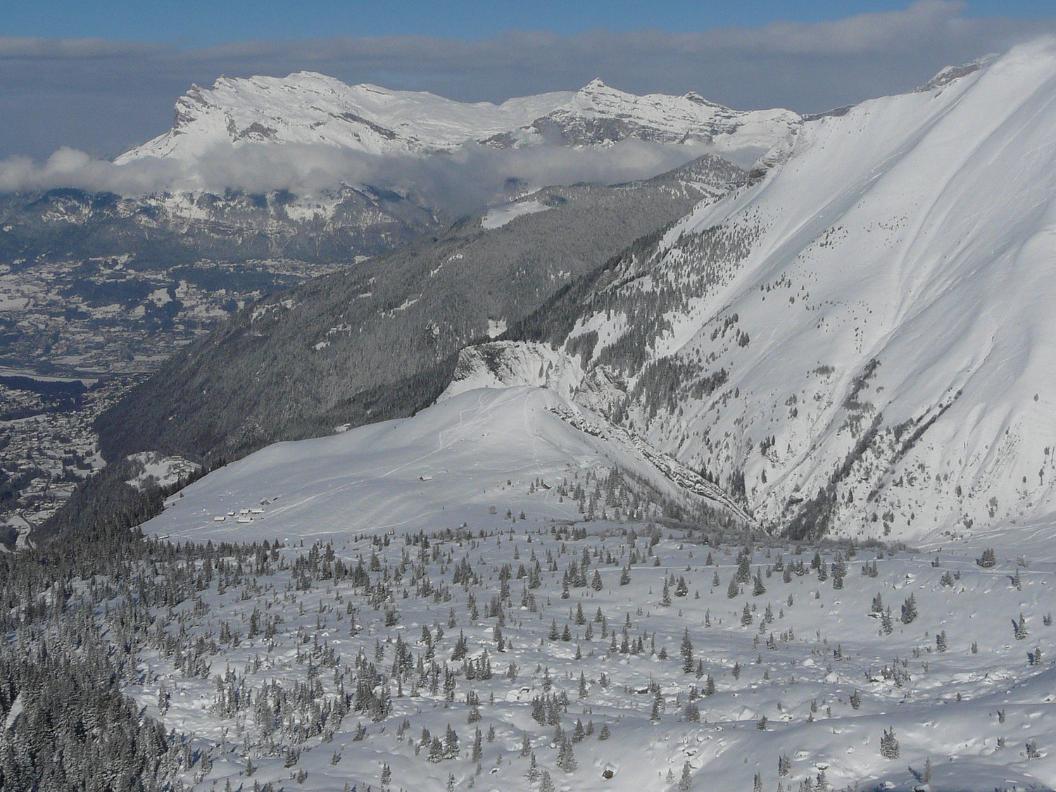 Les chalets du Truc en contre bas