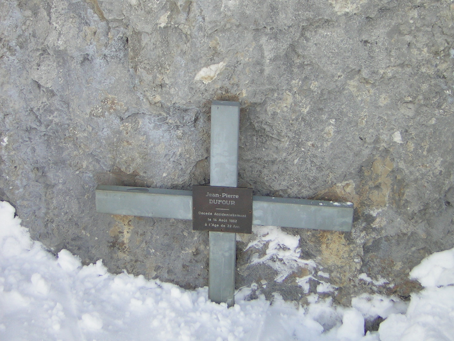 Mémorial au pied du fauteuil