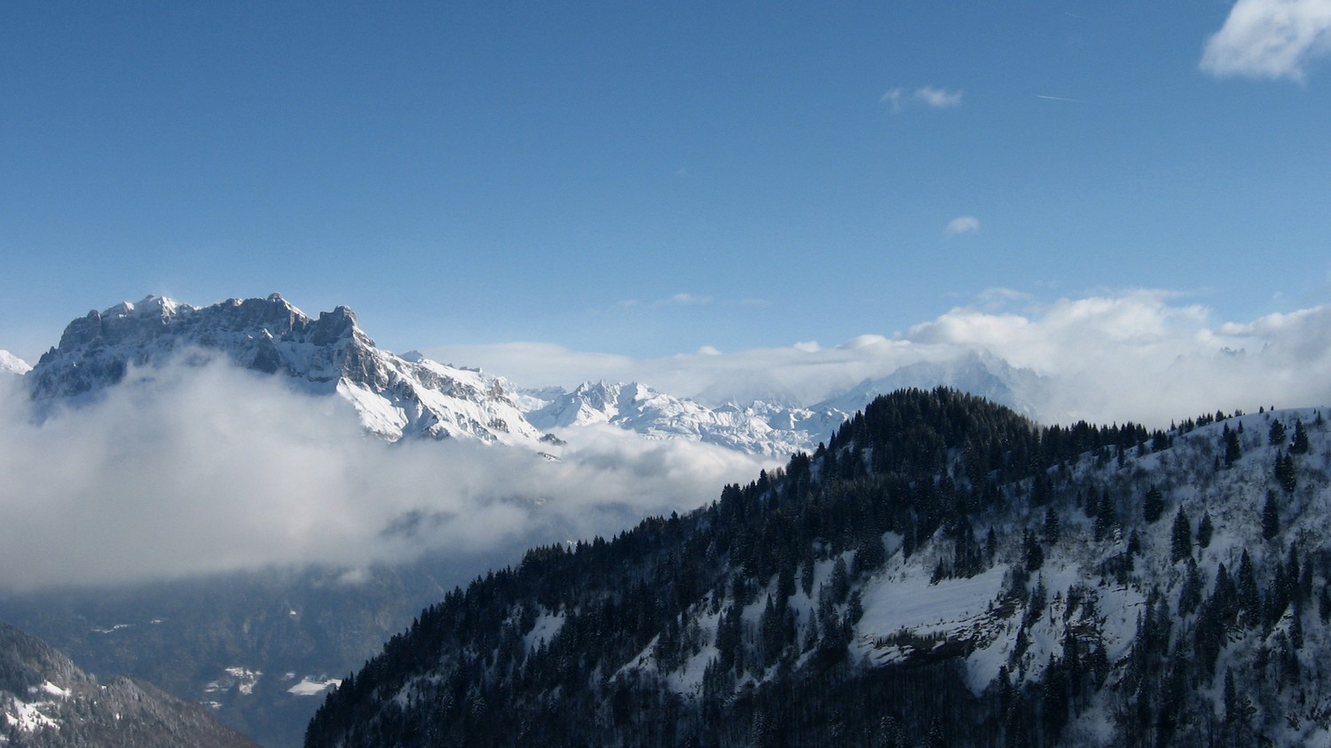 l'ensemble Aiguilles de Varan - Colonney