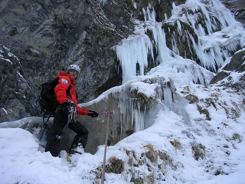 cascade rocher dagan rappel n°3 voies de gauche à mi goulotte