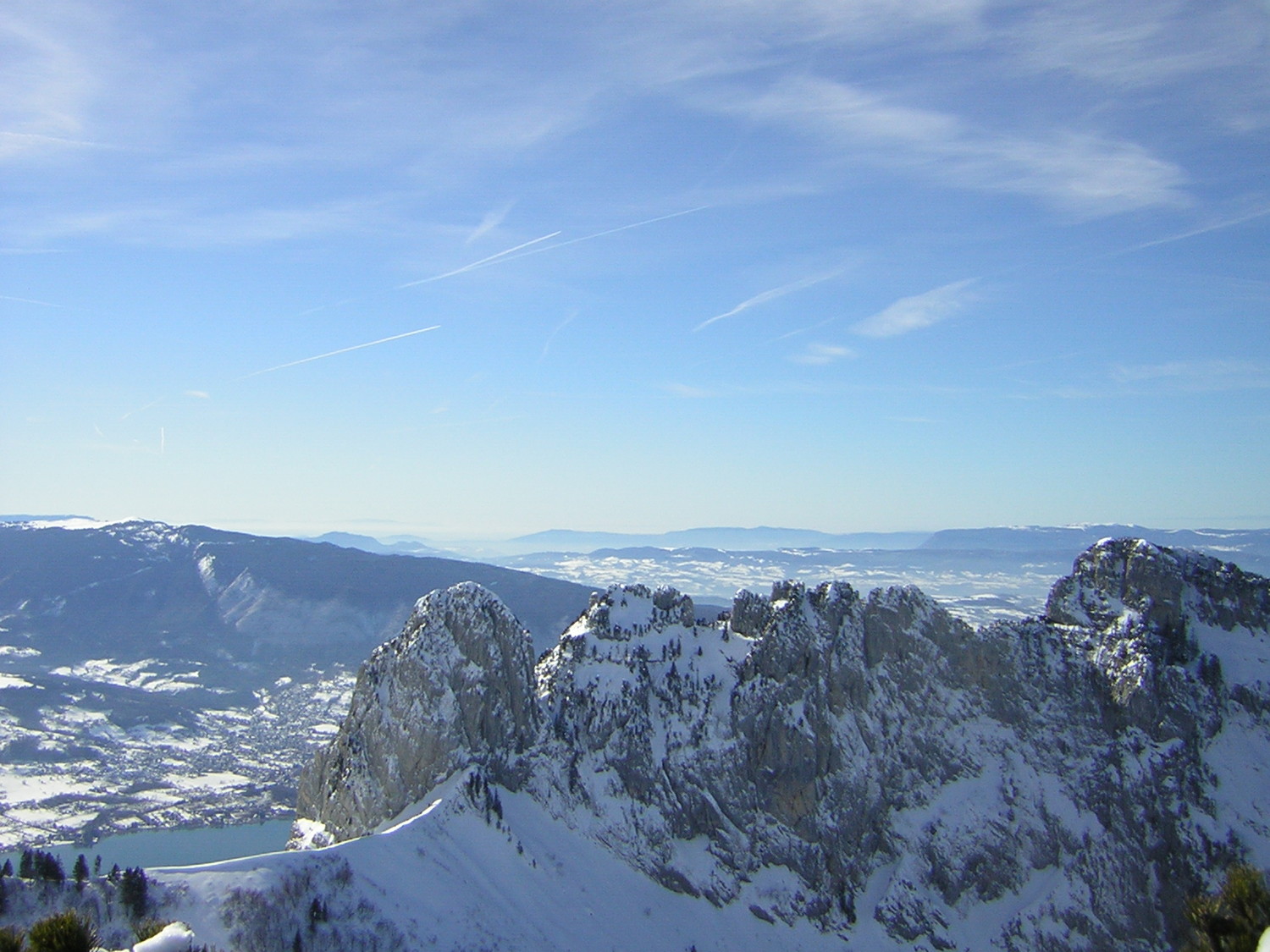 Dents de Lanfon et lac d'Annecy