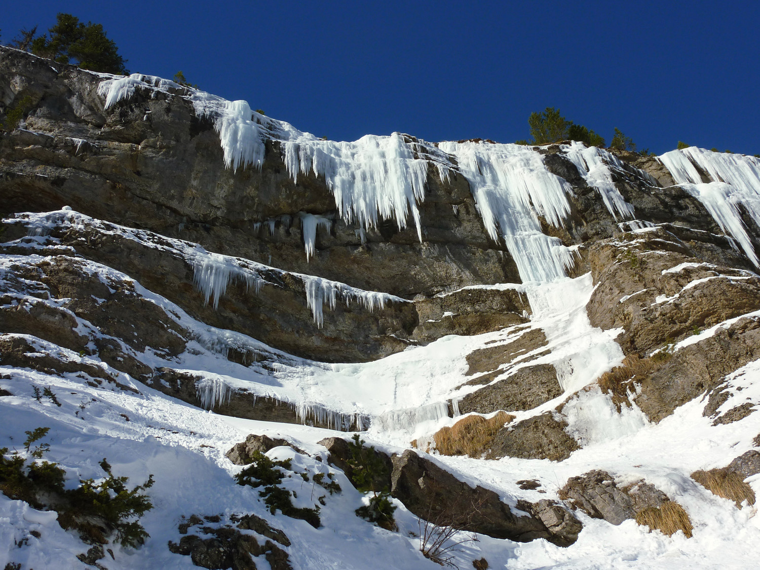 Gavarnie - Barre des CRS - Rideau central