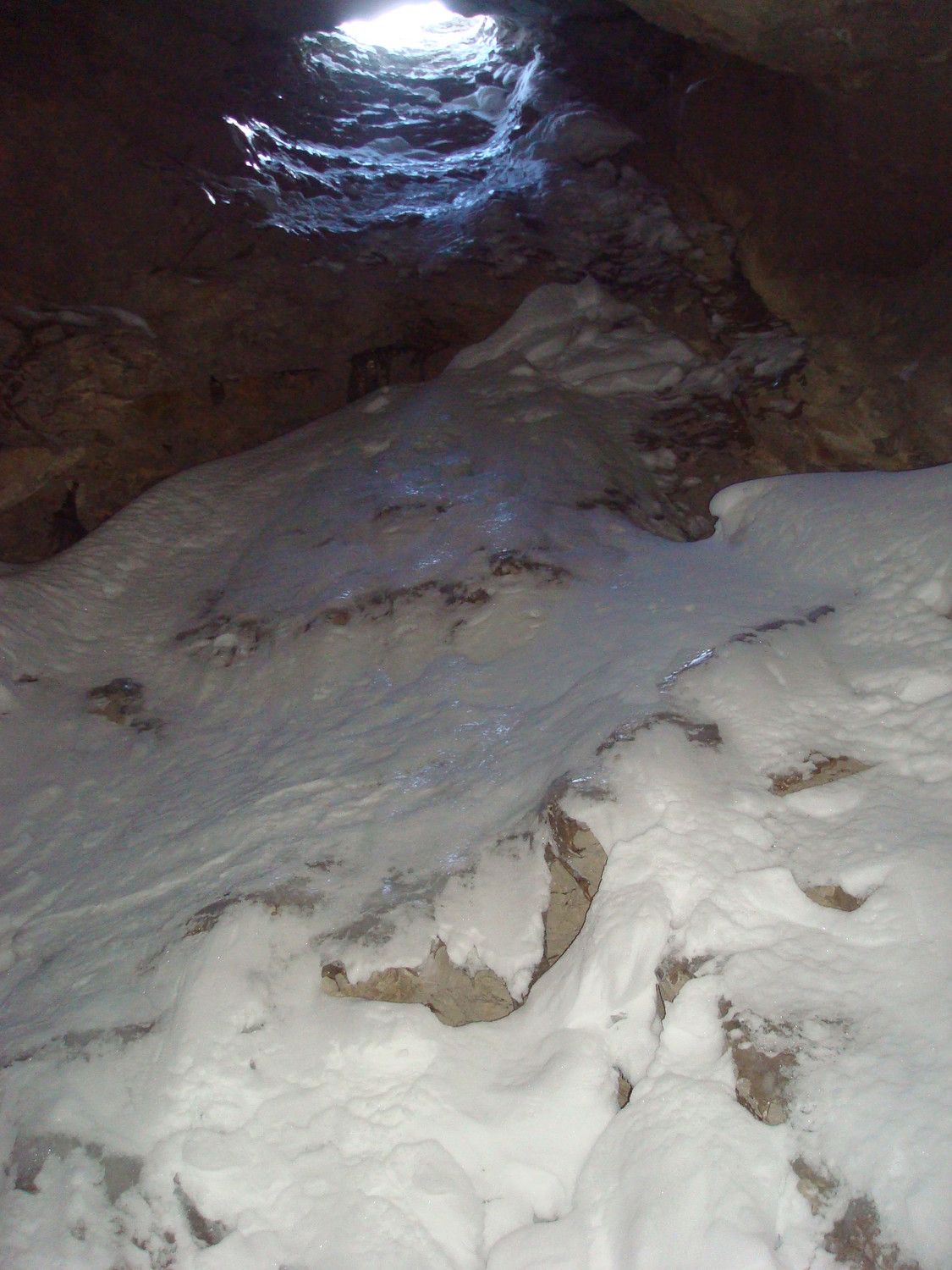 Chute, choc et glissade le long de cette paroi bis.