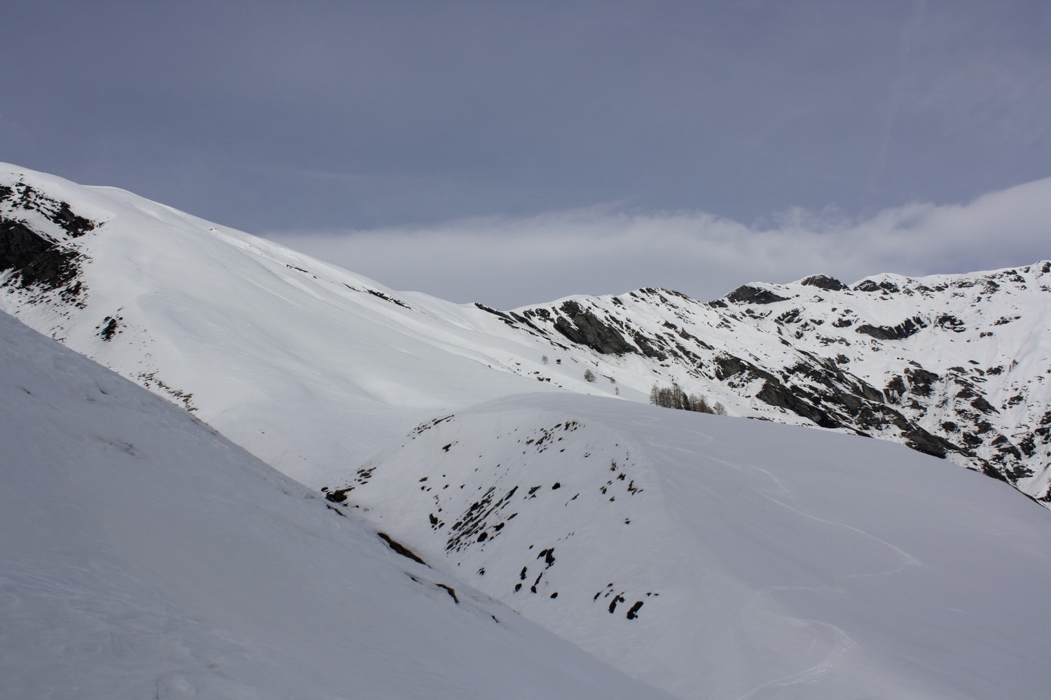 Descente par le versant SE du Sommet de la Quarlie