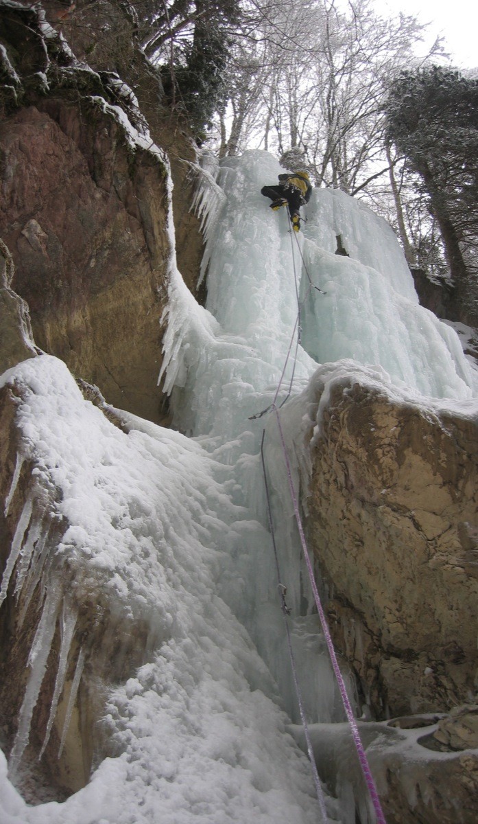 Ligne de gauche de la cascade de gauche de Sur Bayard